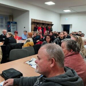Tisza párt delegált szavazatszámlálóinak oktatása