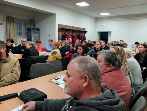 Tisza párt delegált szavazatszámlálóinak oktatása